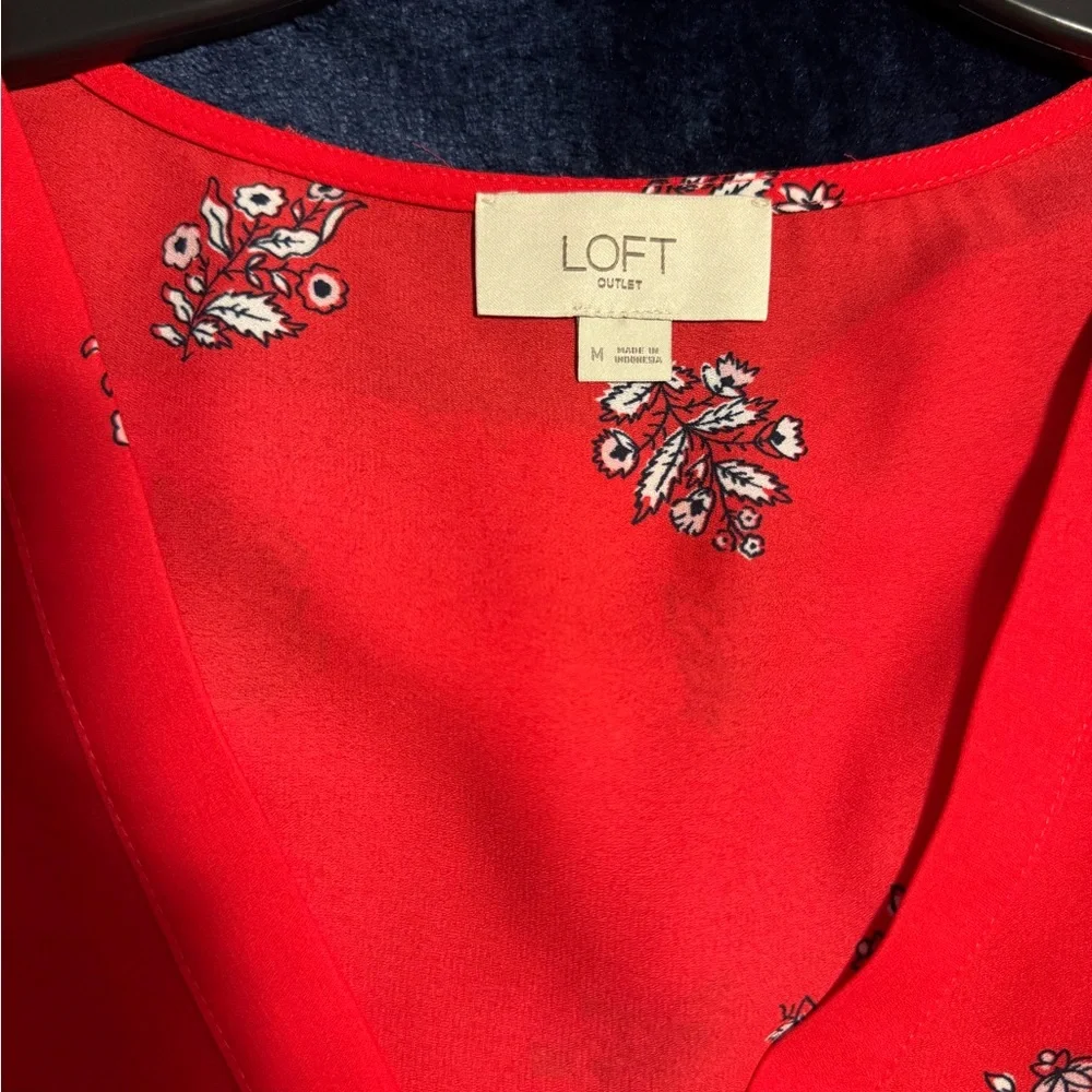 LOFT Scarlet Floral V-Neck Top - Picture 5 of 6
